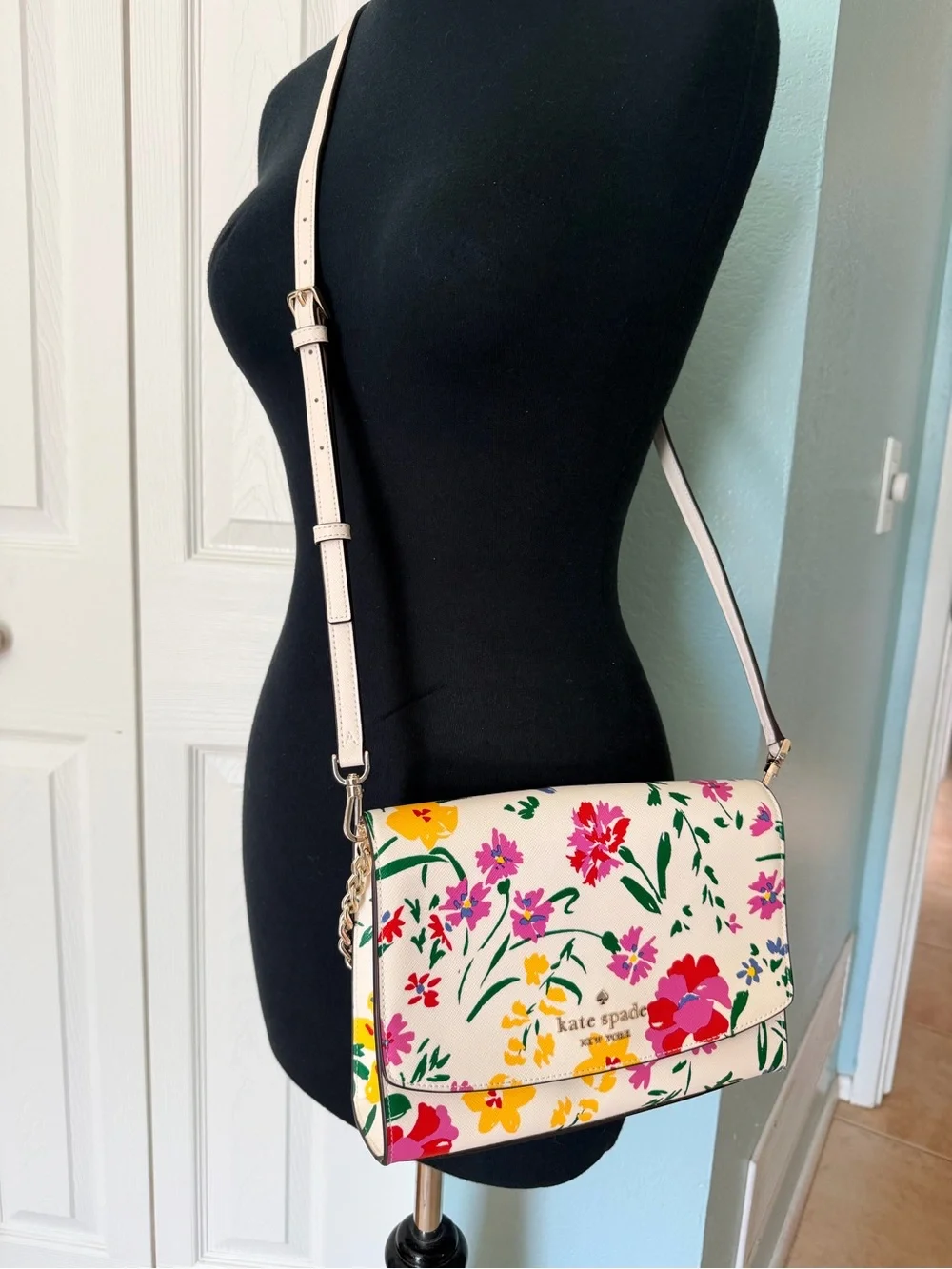 kate spade New York Carson Garden Bouquet White Floral Convertible Crossbody